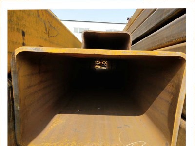 定尺大口徑無縫方管 Q235B工程建筑用熱軋方管量大價(jià)優(yōu)