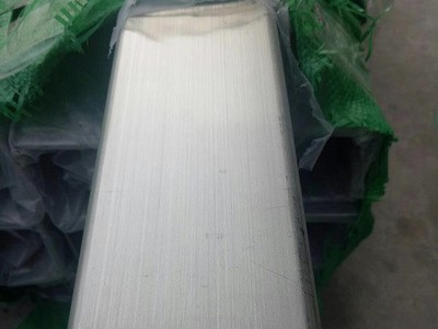 現(xiàn)貨銷售304不銹鋼方管 鏡面不銹鋼方管 拉絲不銹鋼方管