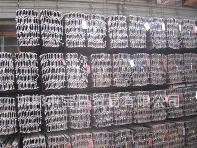 供應(yīng)優(yōu)質(zhì)8kg輕軌 材質(zhì)Q235 價(jià)格實(shí)惠 質(zhì)量保證