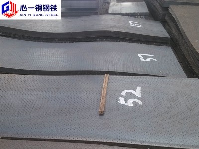 廠家現(xiàn)貨直銷 Q235防滑花紋鋼板 熱鍍鋅花紋板 厚度規(guī)格齊全