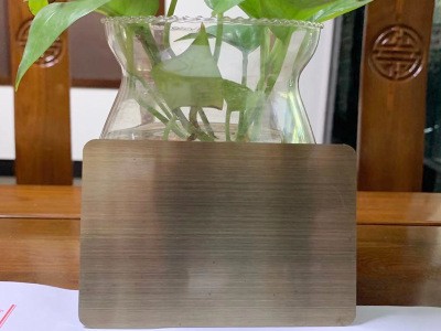 廠(chǎng)家供應(yīng)不銹鋼彩色板 304 201鏡面拉絲黑鈦，鈦金，古銅亂紋