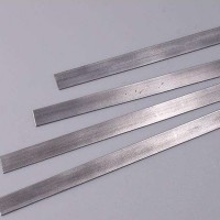 【扁鋼】可定制加工鍍鋅熱軋分條扁鋼現(xiàn)貨多規(guī)格冷拉縱剪沖孔扁鋼