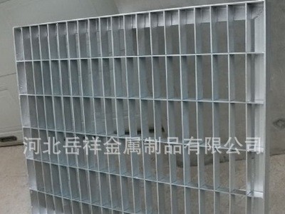 廠家定做網(wǎng)眼鋼鐵板熱浸鍍鋅方格板噴漆插接齒形網(wǎng)格板溝蓋板