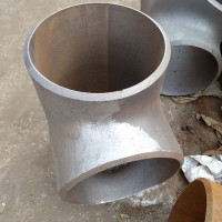 國(guó)標(biāo)碳鋼三通304不銹鋼無(wú)縫三通 高壓薄壁厚壁大口徑三通焊接封頭