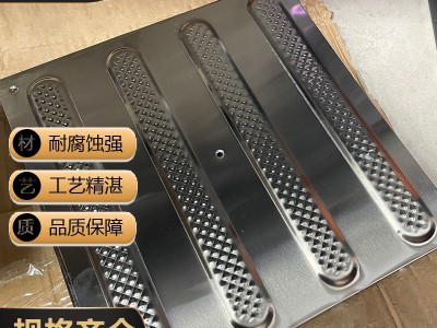 304不銹鋼盲道板 盲人指引行道盲道磚貼防滑磚板 盲道條盲道貼