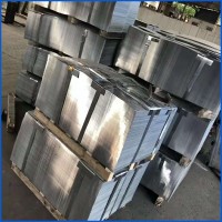 鍍鋅板 不易腐蝕造價低質(zhì)量可靠適用于機(jī)械制造 建筑等