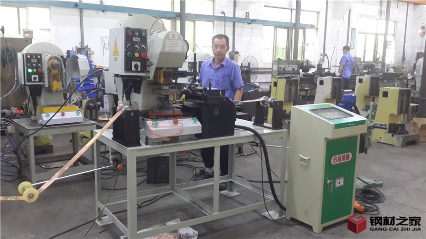 放料5噸氣壓沖床NC送料機收料機生產(chǎn)線 (8)